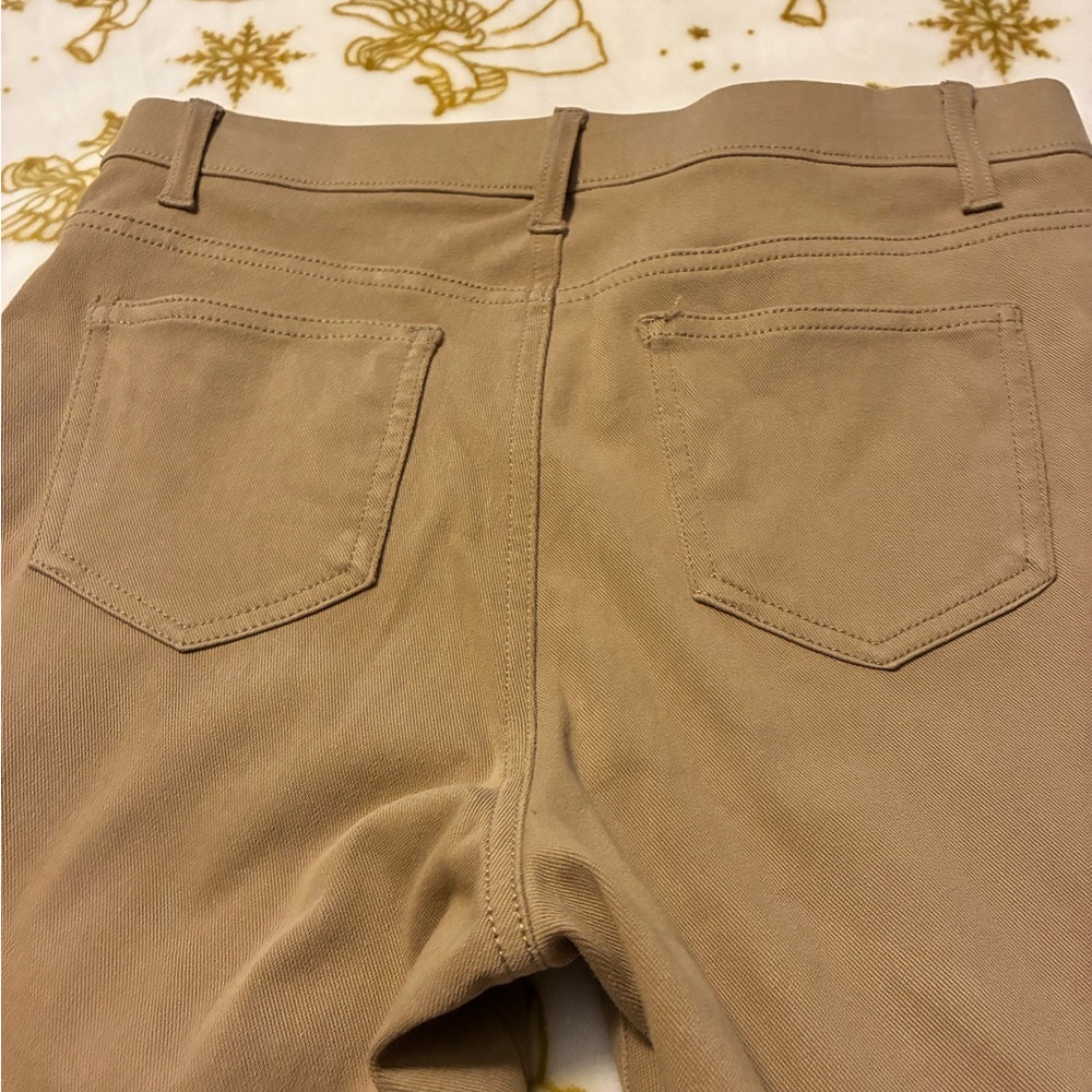 EUC Time & Tru Ladies Full Length Pull On Ankle Khaki Pants - Picture 2 of 10